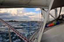 Plat voor de lap, Uisge Beatha, Zeilen, Watersport