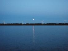 Maansopkomst over het Haringvliet, Uisge Beatha, Zeilen, Watersport Maansopkomst over het Haringvliet, Uisge Beatha, Zeilen, Watersport