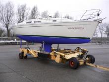 Onderzijde Uisge Beatha in het blauw, Uisge Beatha, Zeilen, Watersport Onderzijde Uisge Beatha in het blauw, Uisge Beatha, Zeilen, Watersport