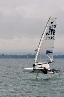 Vliegen over het water (Moth), Uisge Beatha, Zeilen, Watersport