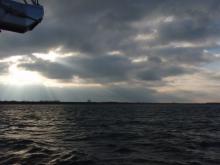 Mooie luchten boven de Grevelingen, Uisge Beatha, Zeilen, Watersport Mooie luchten boven de Grevelingen, Uisge Beatha, Zeilen, Watersport