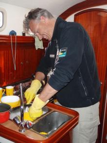 Gregor in pak aan boord, Uisge Beatha, Zeilen, Watersport Gregor in pak aan boord, Uisge Beatha, Zeilen, Watersport