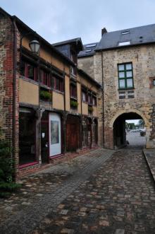 Cour de Rocheville, Uisge Beatha, Zeilen, Watersport