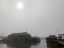 Mist boven zee Arbroath, Uisge Beatha, Zeilen, Watersport Mist boven zee Arbroath, Uisge Beatha, Zeilen, Watersport