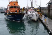 Binnengebracht door de RNLI, Uisge Beatha, Zeilen, Watersport Binnengebracht door de RNLI, Uisge Beatha, Zeilen, Watersport