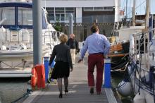 Samen op de steiger, Uisge Beatha, Zeilen, Watersport Samen op de steiger, Uisge Beatha, Zeilen, Watersport