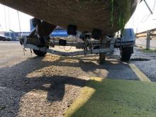 Trailer doorgezakt, Uisge Beatha, Zeilen, Watersport Trailer doorgezakt, Uisge Beatha, Zeilen, Watersport