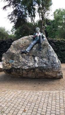 Standbeeld Oscar Wilde, Uisge Beatha, Zeilen, Watersport Standbeeld Oscar Wilde, Uisge Beatha, Zeilen, Watersport