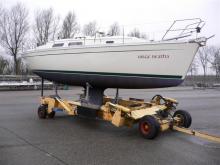 Onderzijde Uisge Beatha in het zwart, Uisge Beatha, Zeilen, Watersport Onderzijde Uisge Beatha in het zwart, Uisge Beatha, Zeilen, Watersport