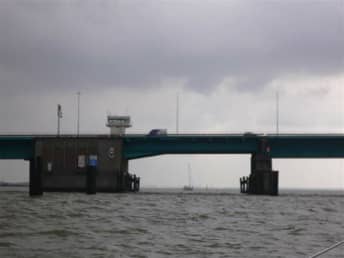 Aangekomen in de thuishaven | Hellevoetsluis, Herkingen, Haringvlietbrug