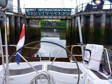 Motorend naar St Peters Basin in Newcastle | Rondje Engeland, Solozeilen, Noordzee, Newcastle, Newcastle-on-Tyne,