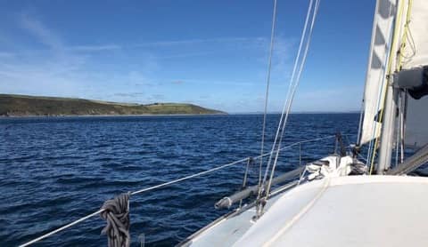 Motoren naar Falmouth en een heerlijke zeiltocht naar Fowey | Rondje Engeland, Solozeilen, Bristol Channel, Padstow, Land's End, Newlyn, Falmouth, Fowey,